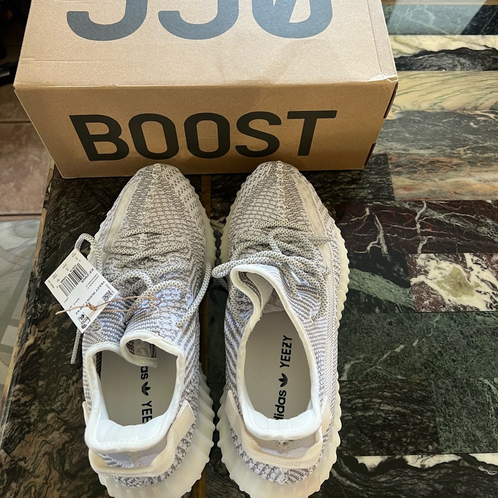 Men’s Yeezy shoe